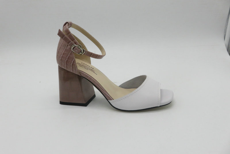 Lady's sandals