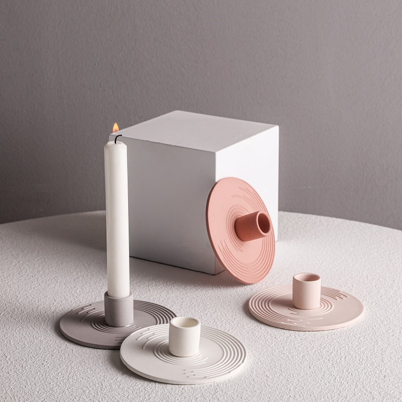 Porcelain candle holder