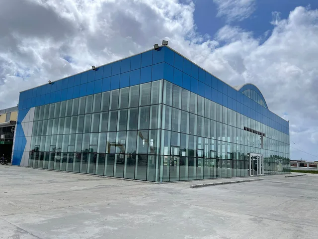 Modern Steel Structure Exhibition Hall with Glass Curtain Wall for Custom Display Center