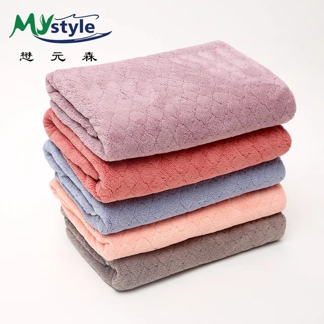 Coral fleece bath towel with piping