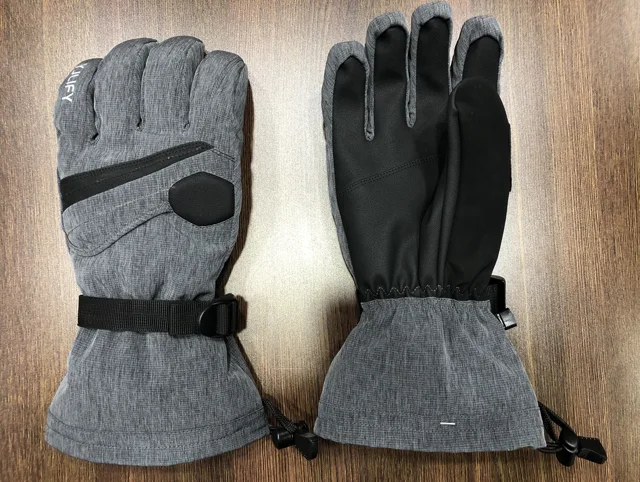 Sports gloves