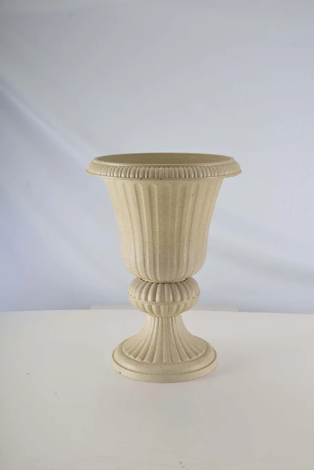 Plastic urn