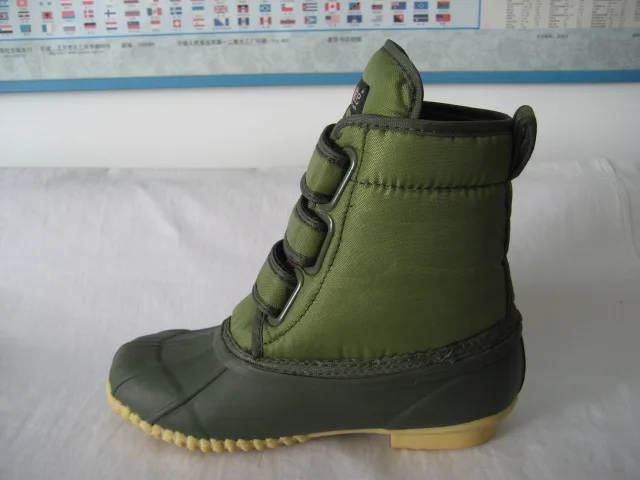 Garden snow boot