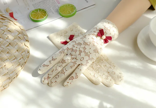 Sunscreen gloves