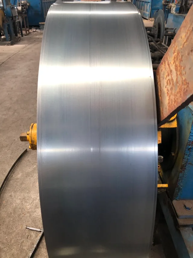 Hardened and tempered alloy steel strip