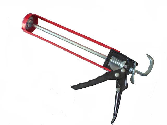 Strengthened skeleton caulking gun