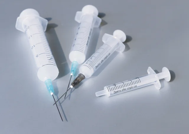 2-part disposable syringe