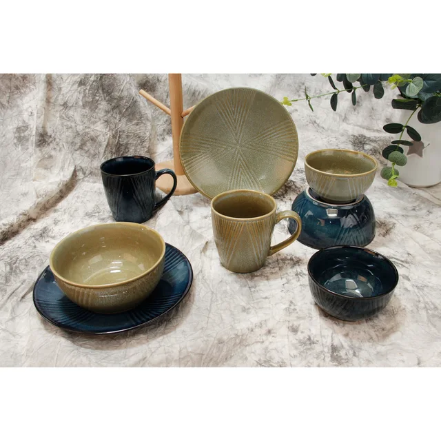Ceramic dinnerware