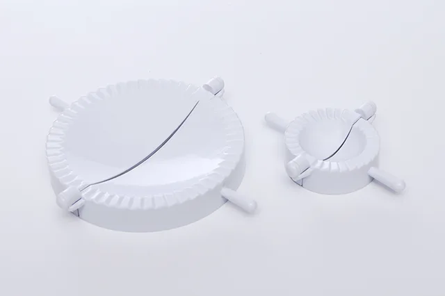 Dumpling maker