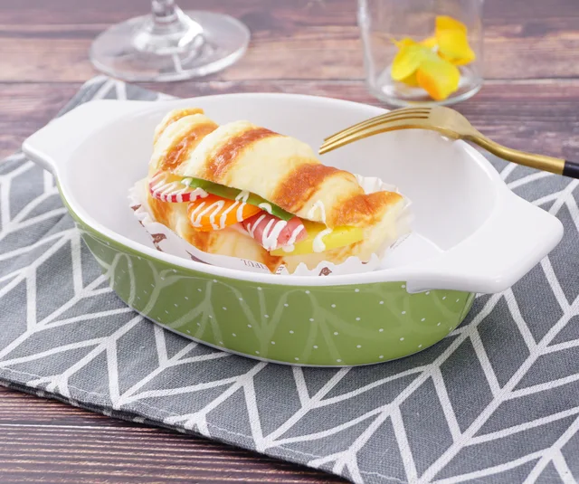 Oval baking plate with decal baking pan