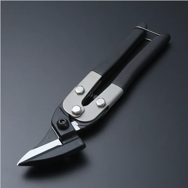 Multifunctional snip