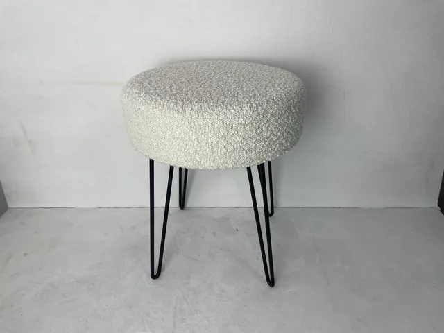 Boucle stool with metal leg