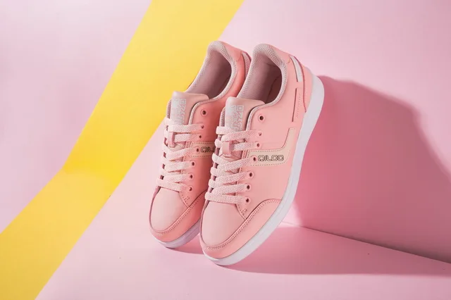 Women's shoes