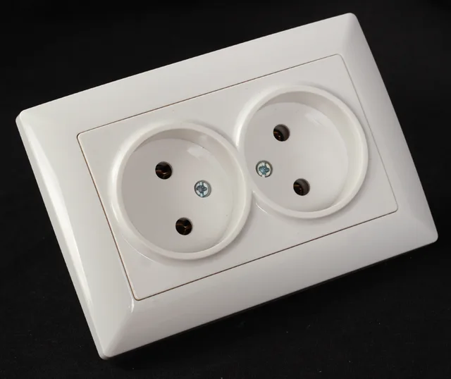 81W-16-09double socket