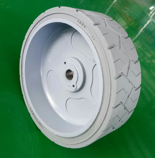 Genie SCISSOR LIFT SOLID TIRE AND WHEEL