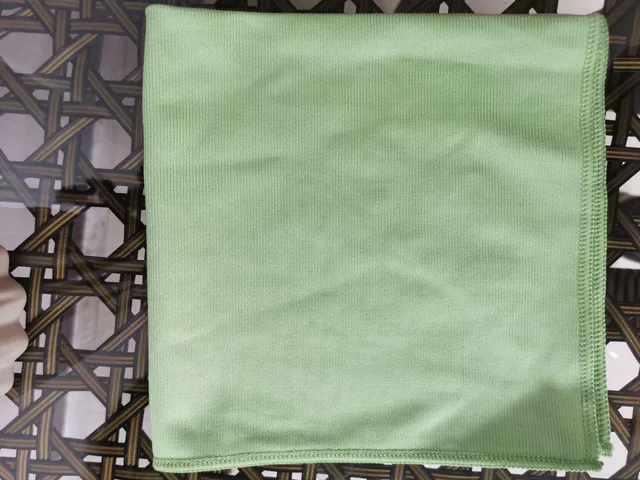 Glass cleaning towel microfiber