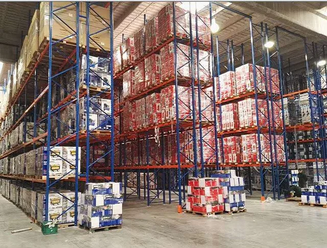 Heavy duty pallet racking