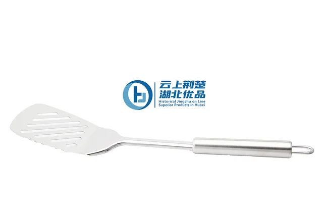 Serrater slotted turner