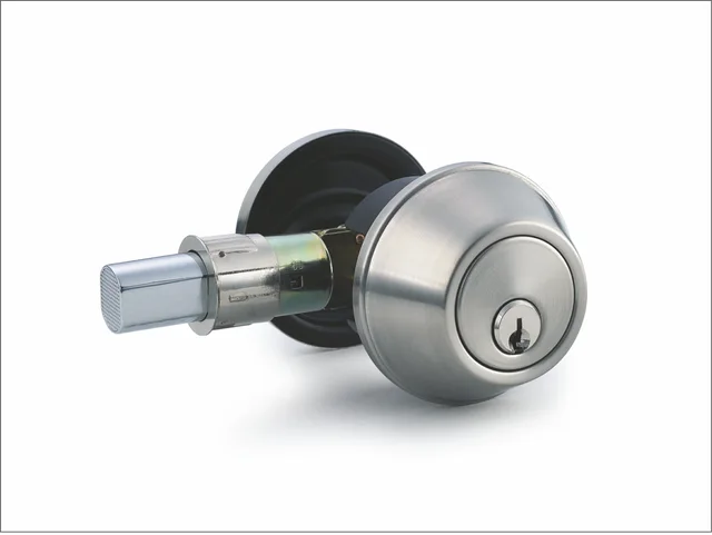 Heavy duty single deadbolt