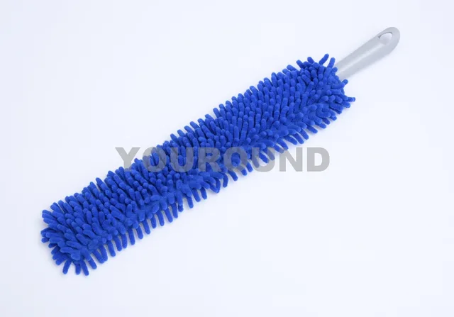 Flexible chenille duster