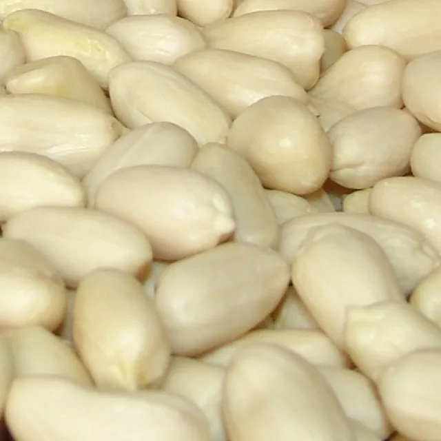 Blanched peanuts