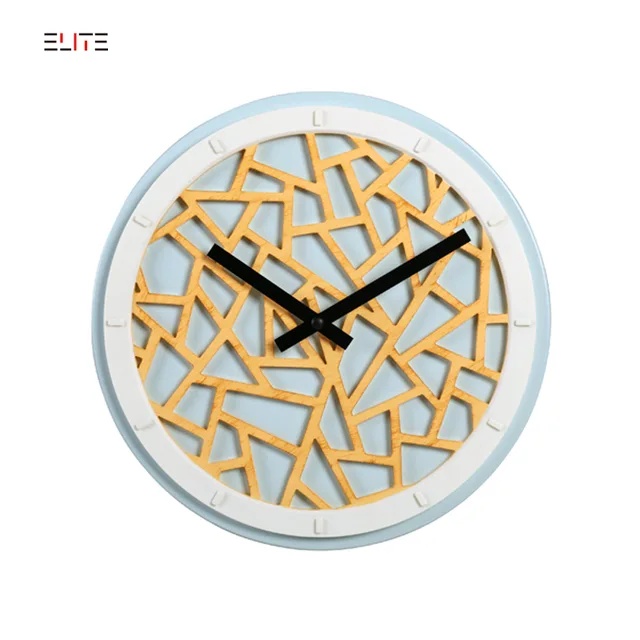 Metal quartz wall clock with stereo décor pattern