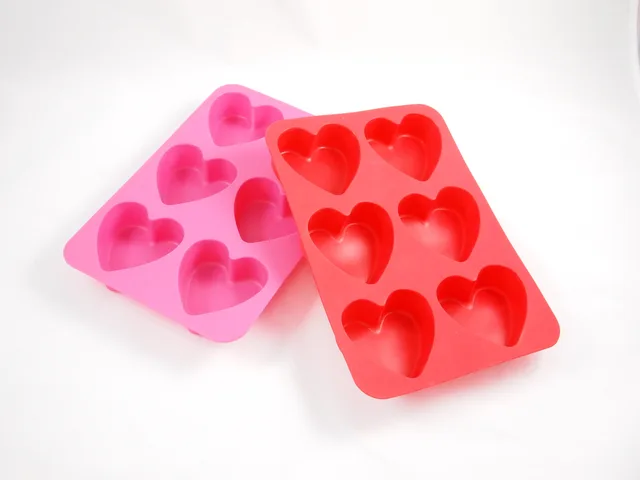 Silicone cake mold