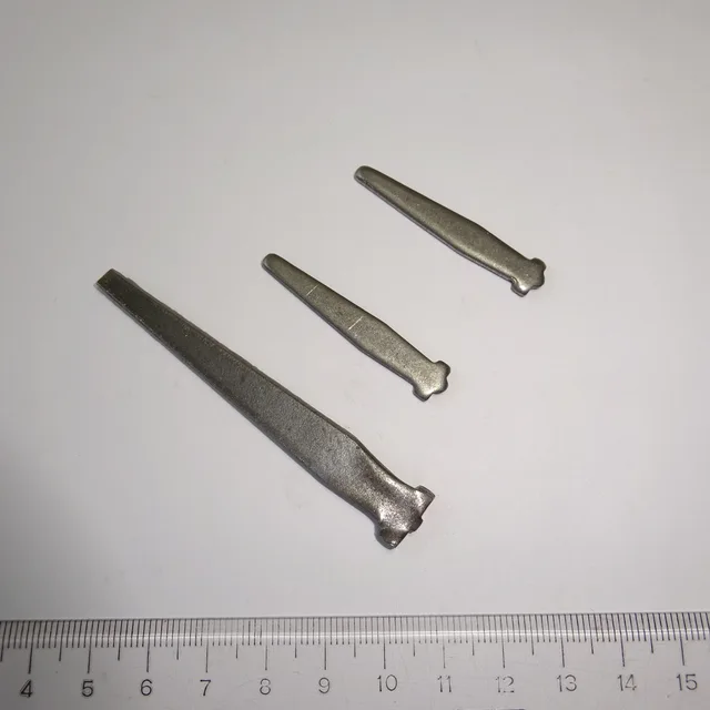 Cut Clasp nails
