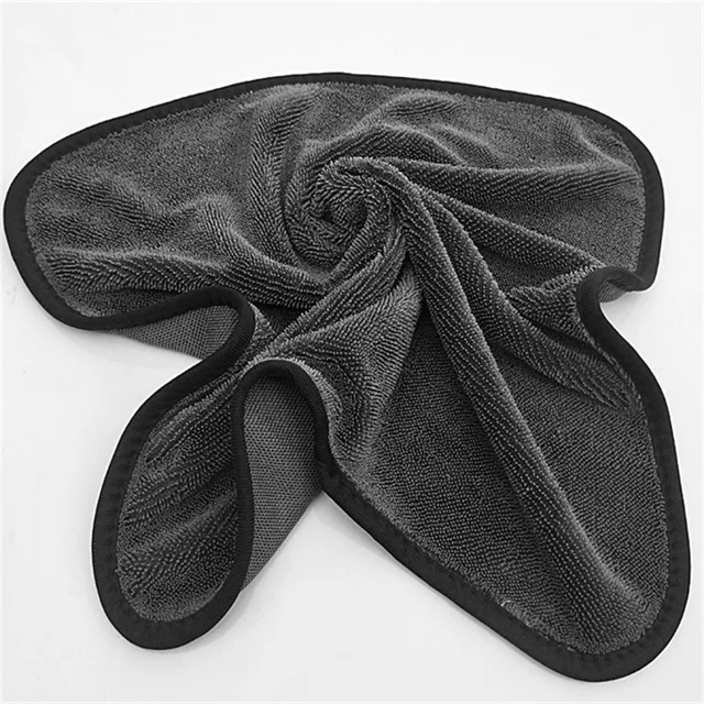 Microfiber twisted pile drying towel for car