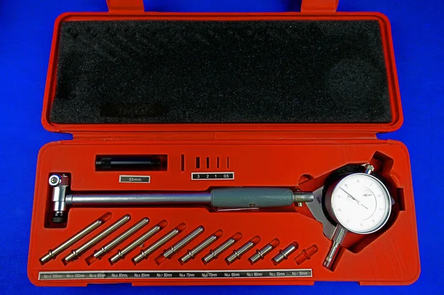 Dial bore gauge