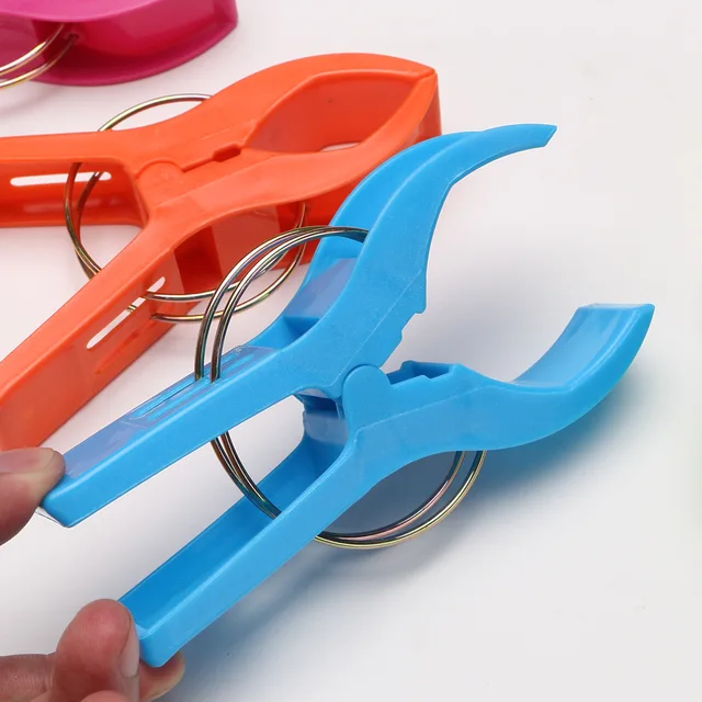 Plastic peg