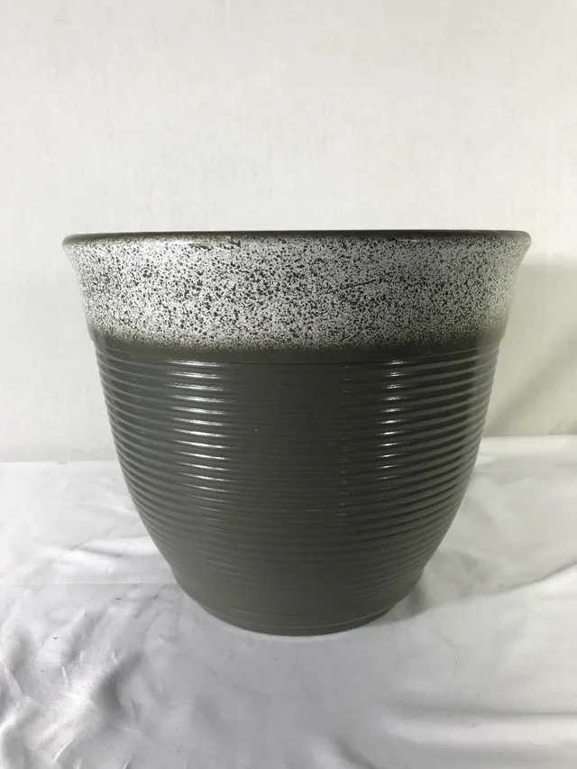 Plastic planter