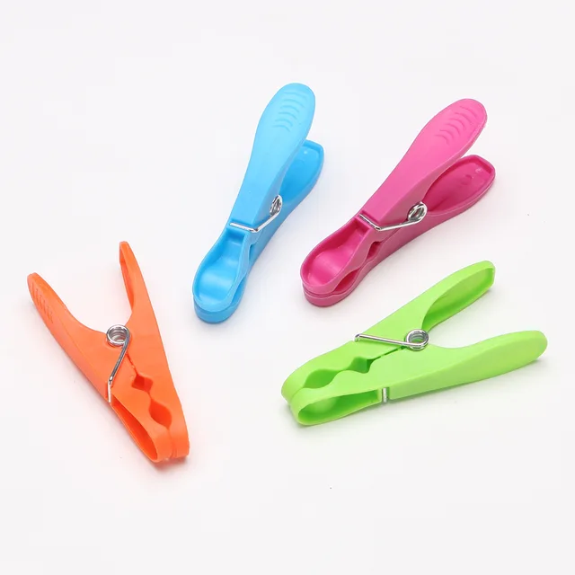 Plastic peg