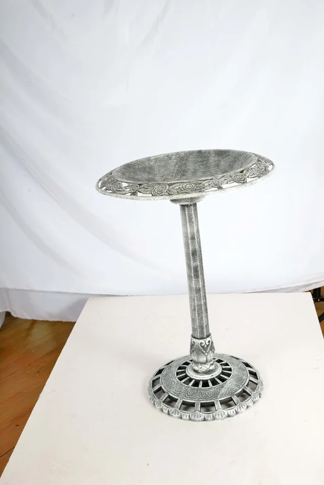 Plastic bird bath