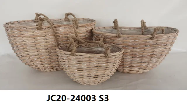 Oval willow basket