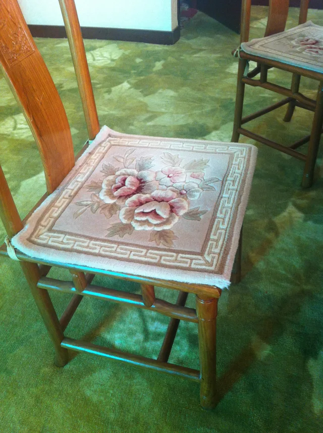 Solid wood sofa chair wool carpet mat