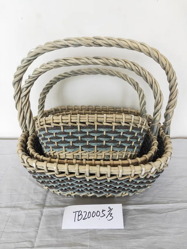 Hand weaving wicker storage basket