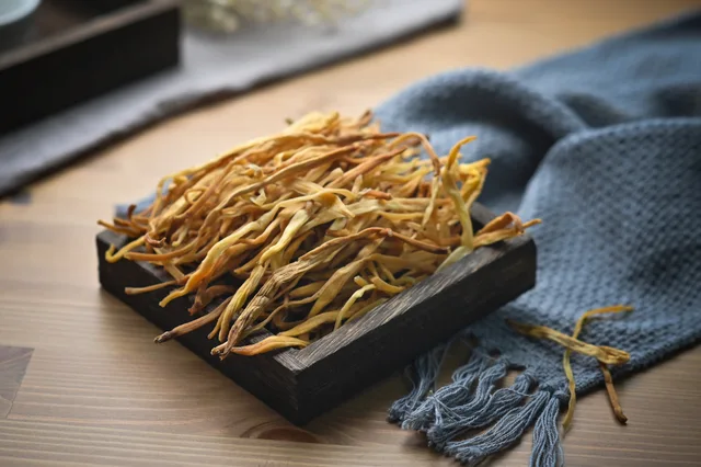 Dried lily flower