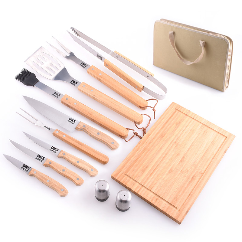 12pc bamboo hanlde with carry case