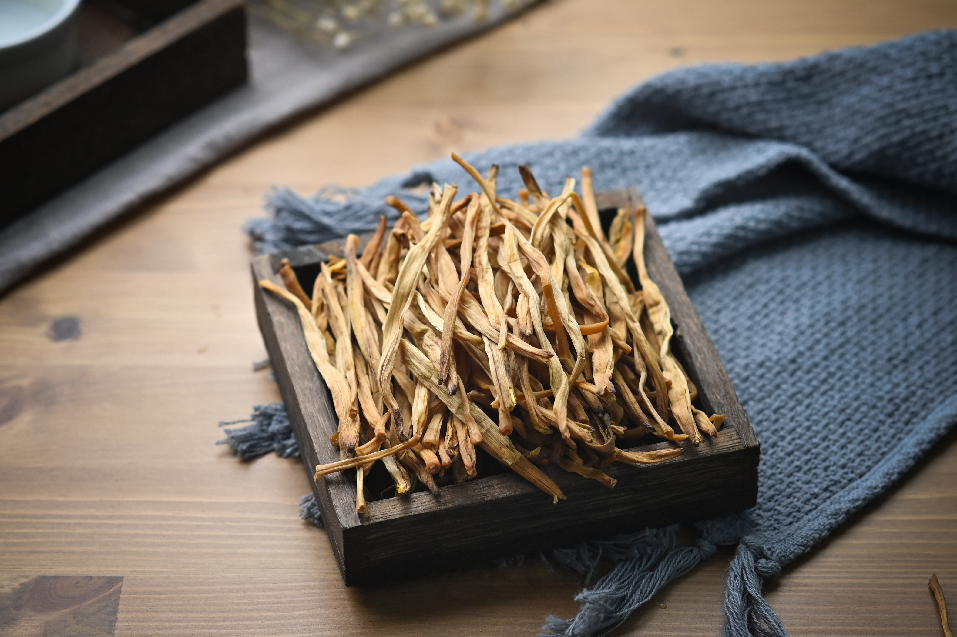 Dried lily flower