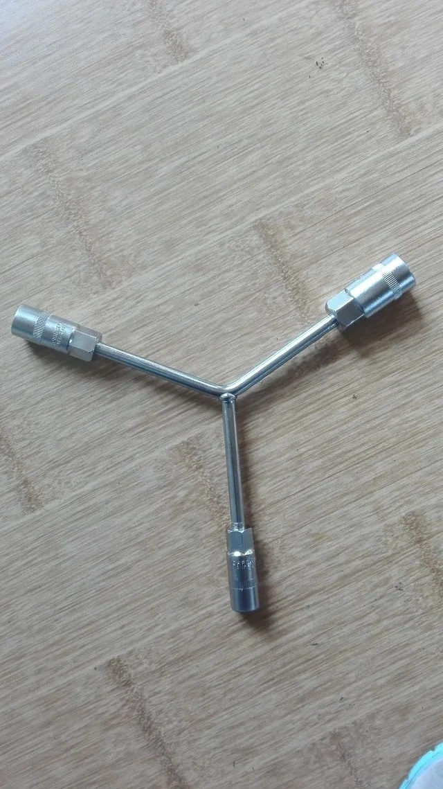 Y type wrench