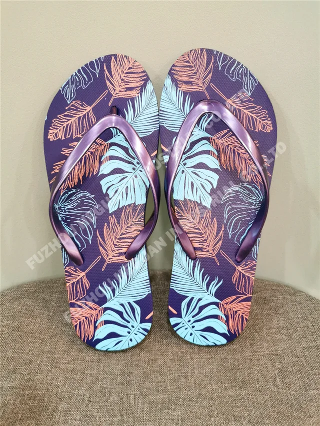 Pearly-lustre strap women beach flip flops