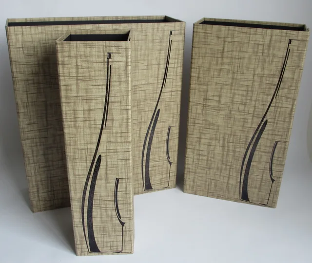 Foldable wine box