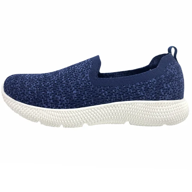Sports shoes