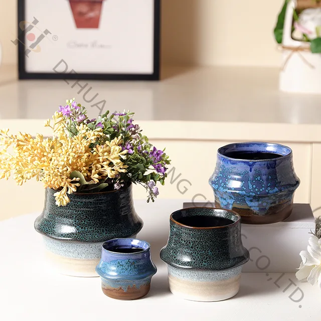 Stoneware flower pot with Reactive Glazing