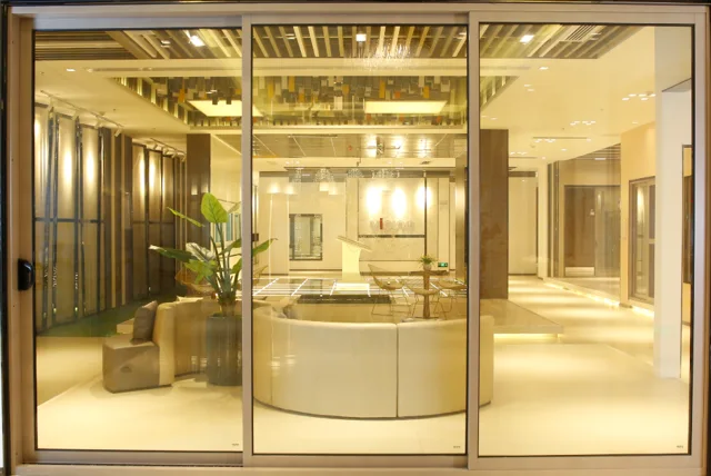 Aluminium Sliding door with three tracks