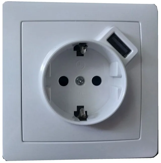 Schuko socket with USB