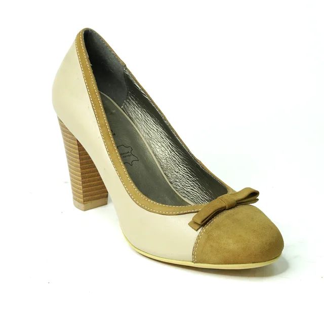 Women's leather shoes