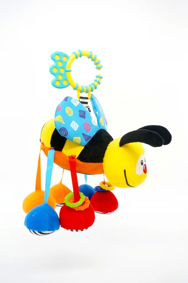Pulling vibration toy for crib or stroller