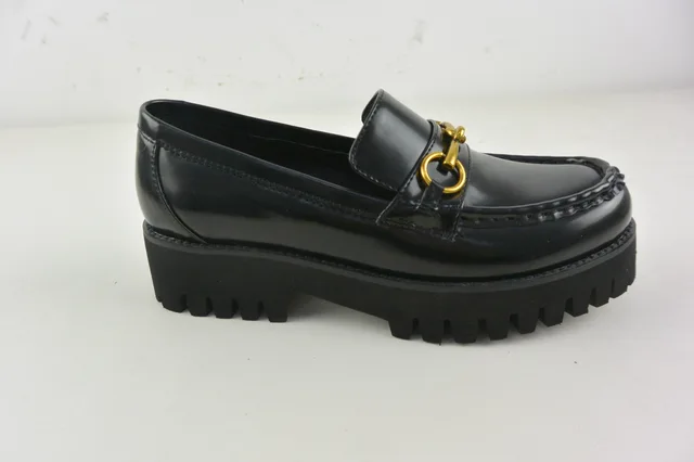 Lady's Flat Shoe